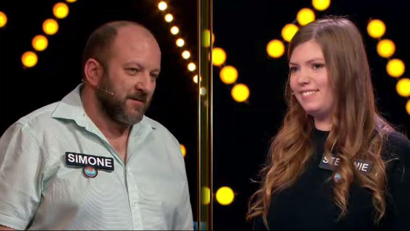 Simone vs Stefanie
