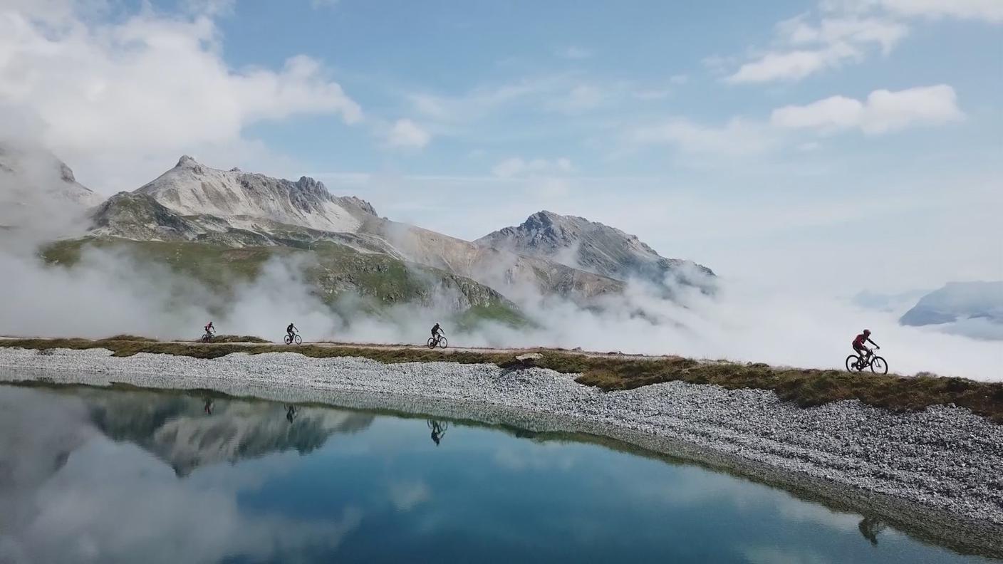 In mountainbike sulle montagne grigionesi