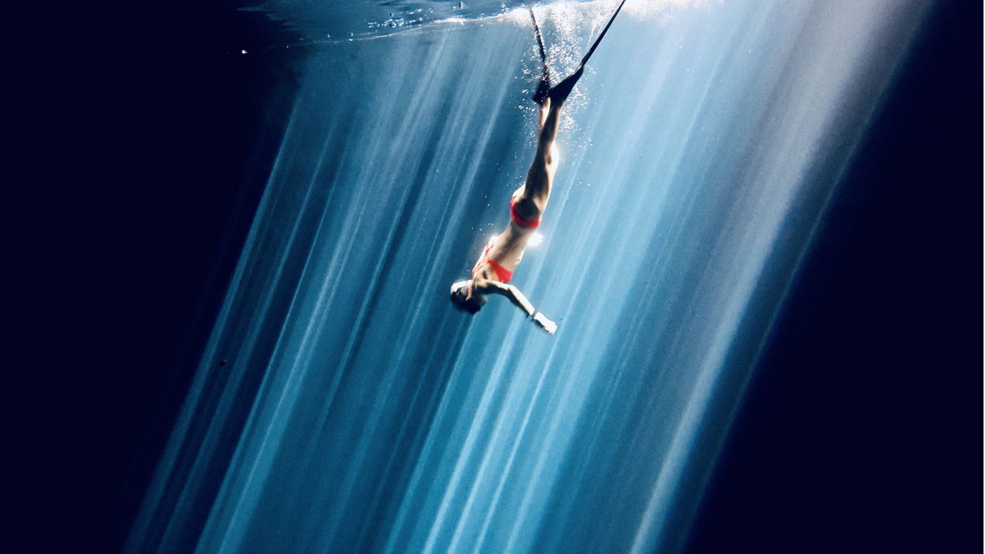 Corina Schmed durante un'immersione