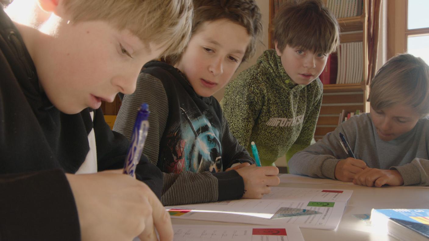 Scuola allievi bambini classe