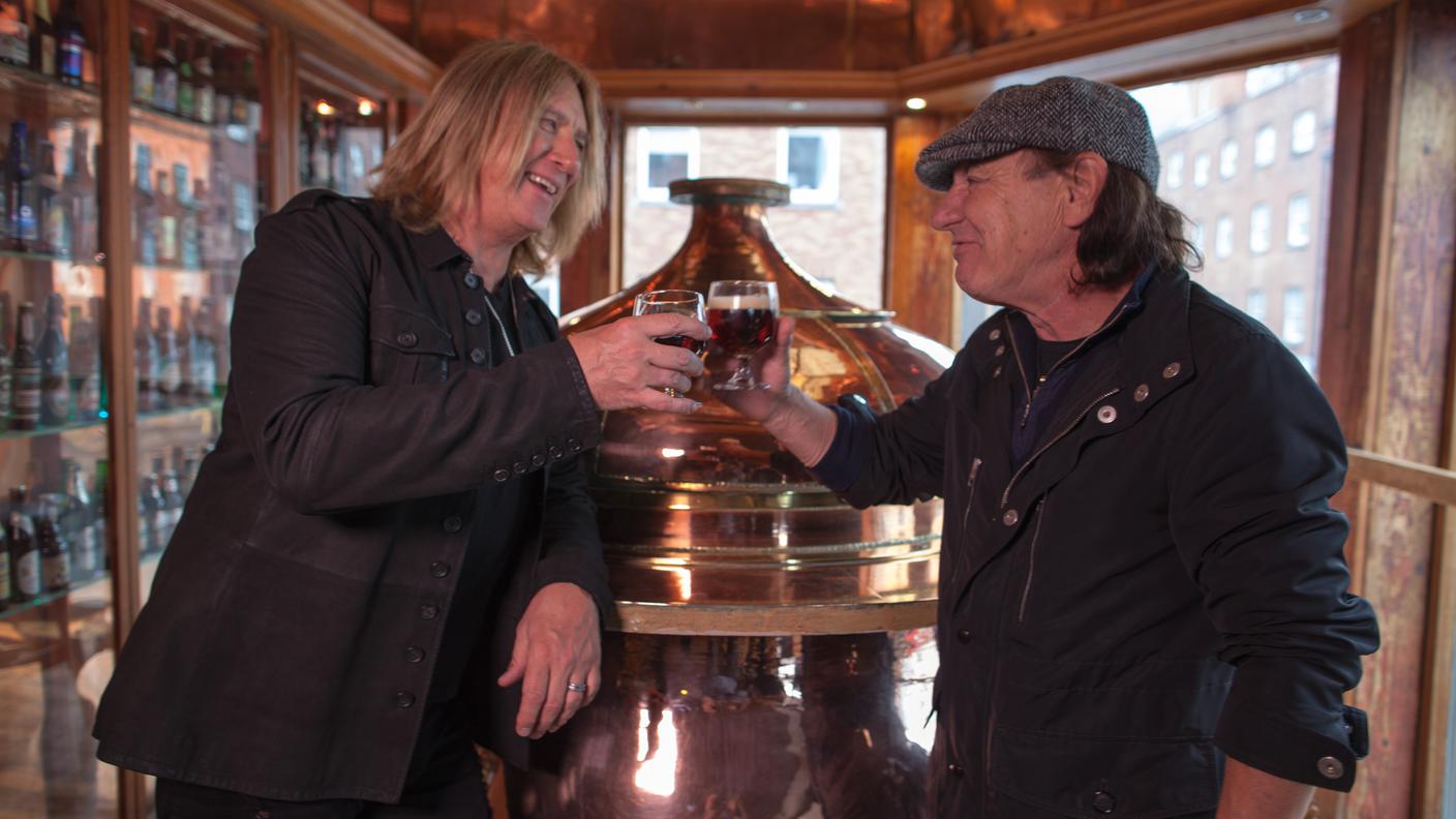 Brian Johnson, Una Vita "On The Road": Joe Elliot dei Def Leppard