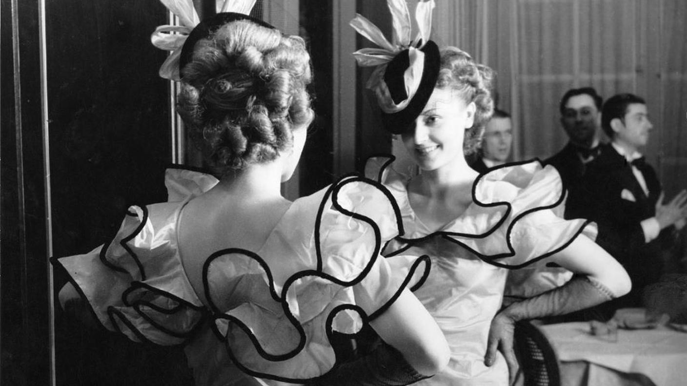 Brassaï, Serata di “alta moda”, 1935 © Estate Brassaï Succession - Philippe Ribeyrolles.jpg