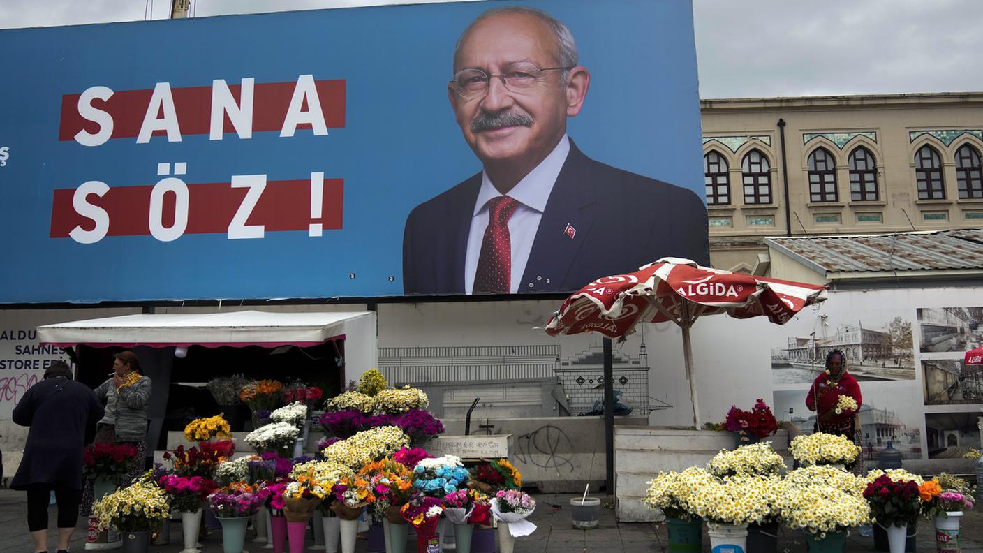 Cartellone pubblicitario del leader del partito turco CHP e candidato alle presidenziali Kemal Kılıçdaroğlu