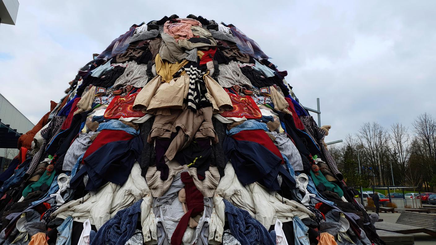 Discarica di vestiti