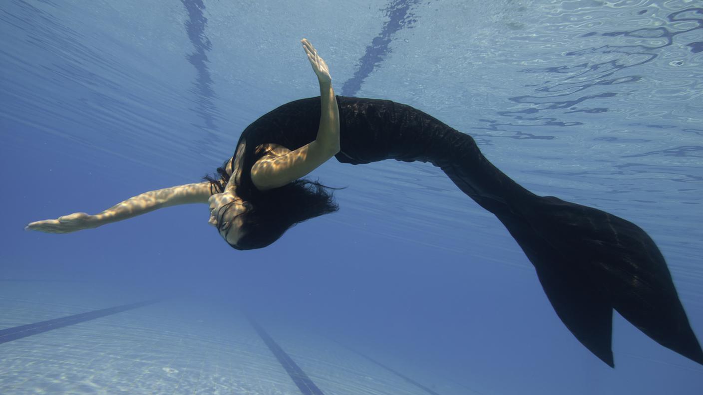 nuotare costume sirena mermaiding