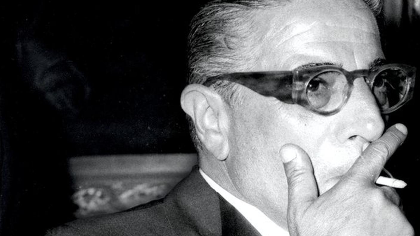 "Prendersi tutto" di Anna Folli, Neri Pozza (dettaglio di copertina)
