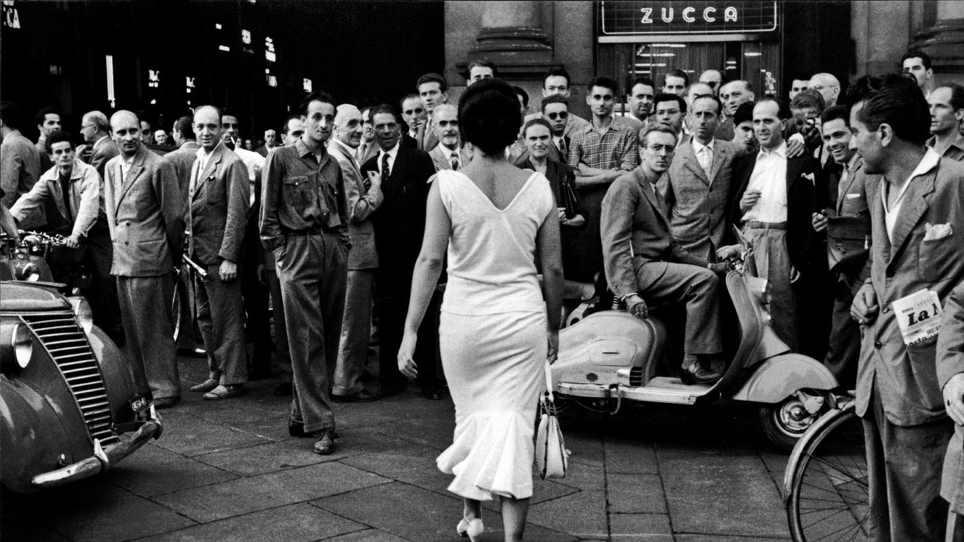 "Gli italiani si voltano" Mario de Biasi, Milano 1954