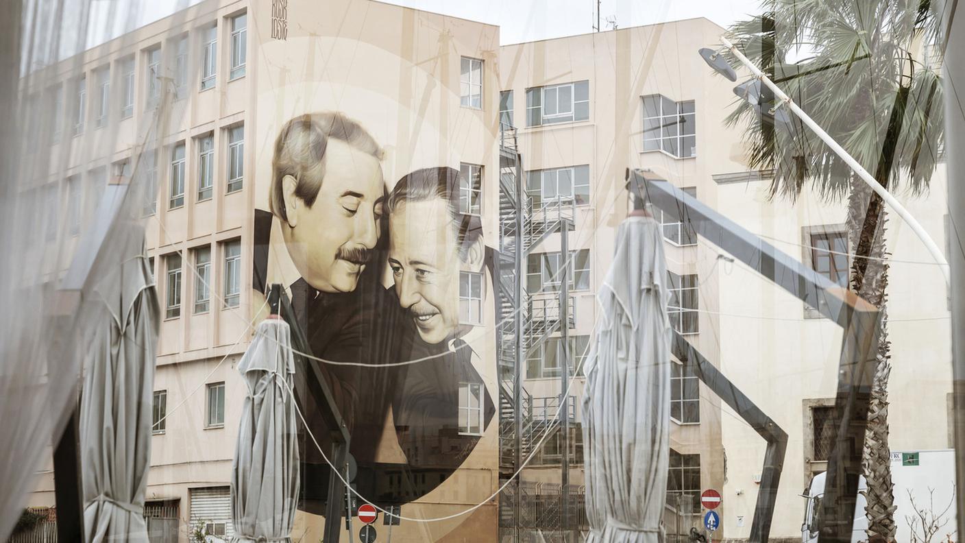 Un murales di Paolo Borsellino e Giovanni Falcone, simboli della lotta alla mafia.