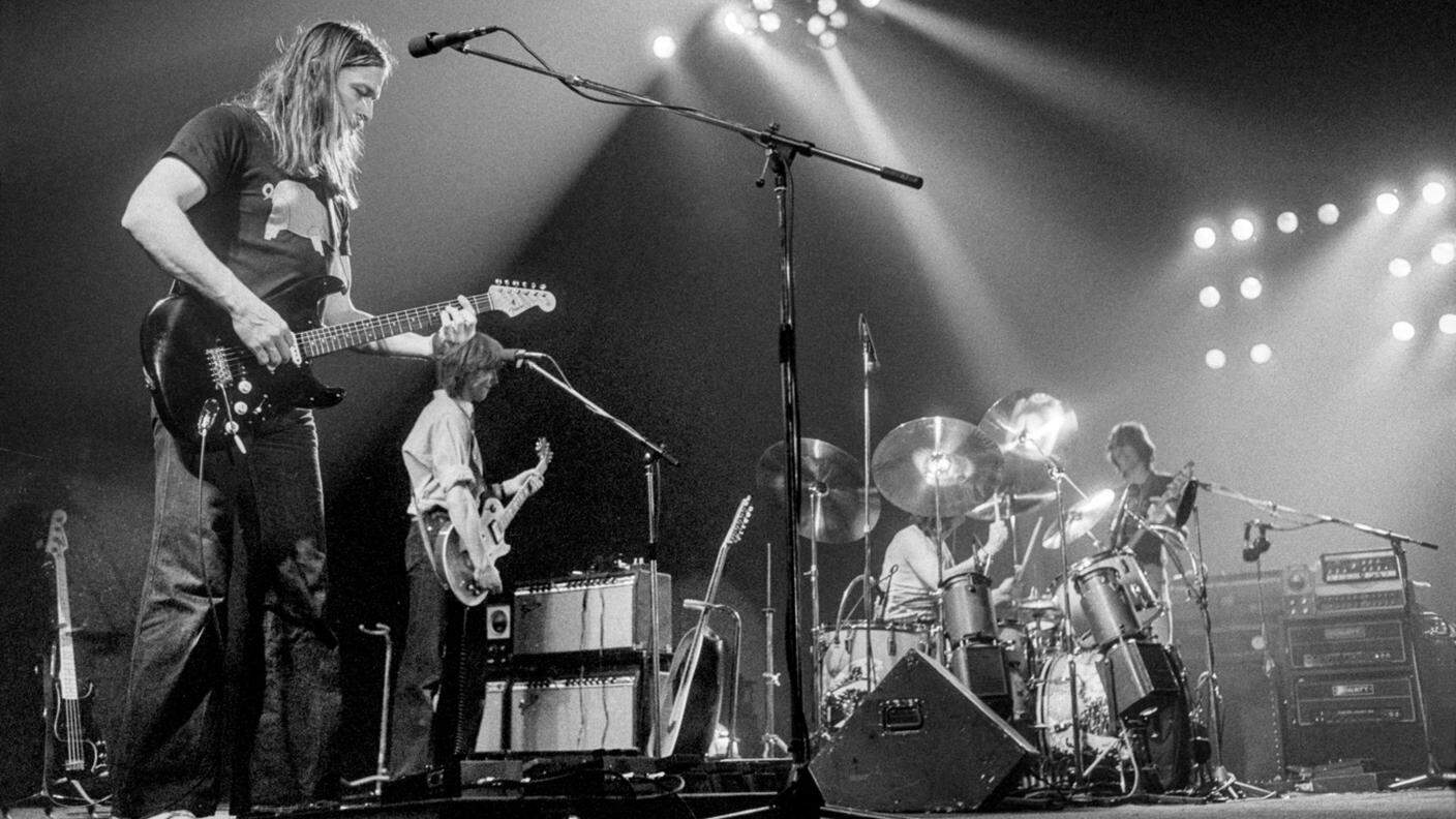 I Pink Floyd in concerto all'Hallenstadion di Zurigo, febbraio 1977