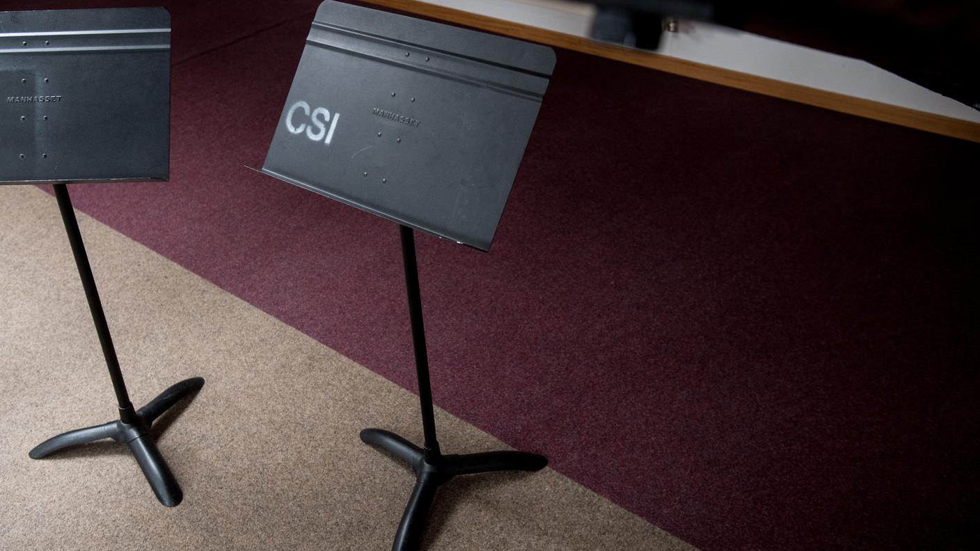 TiPress_900presente. Nella foto un leggio con il logo CSI del Conservatorio della Svizzera italiana.