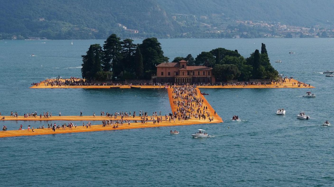 Floating Piers