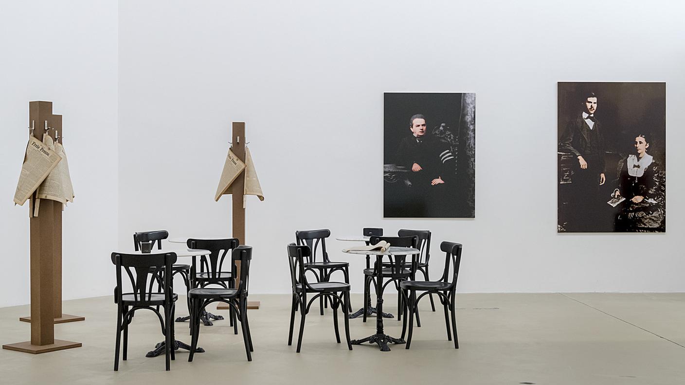 Kestone L'installazione del duo di artisti Michael Clegg e Yair Martin Guttmann, dedicata al tema "120 anni dopo il primo congresso sionista a Basilea", è stata fotografata nel Kunstmuseum di Basilea 