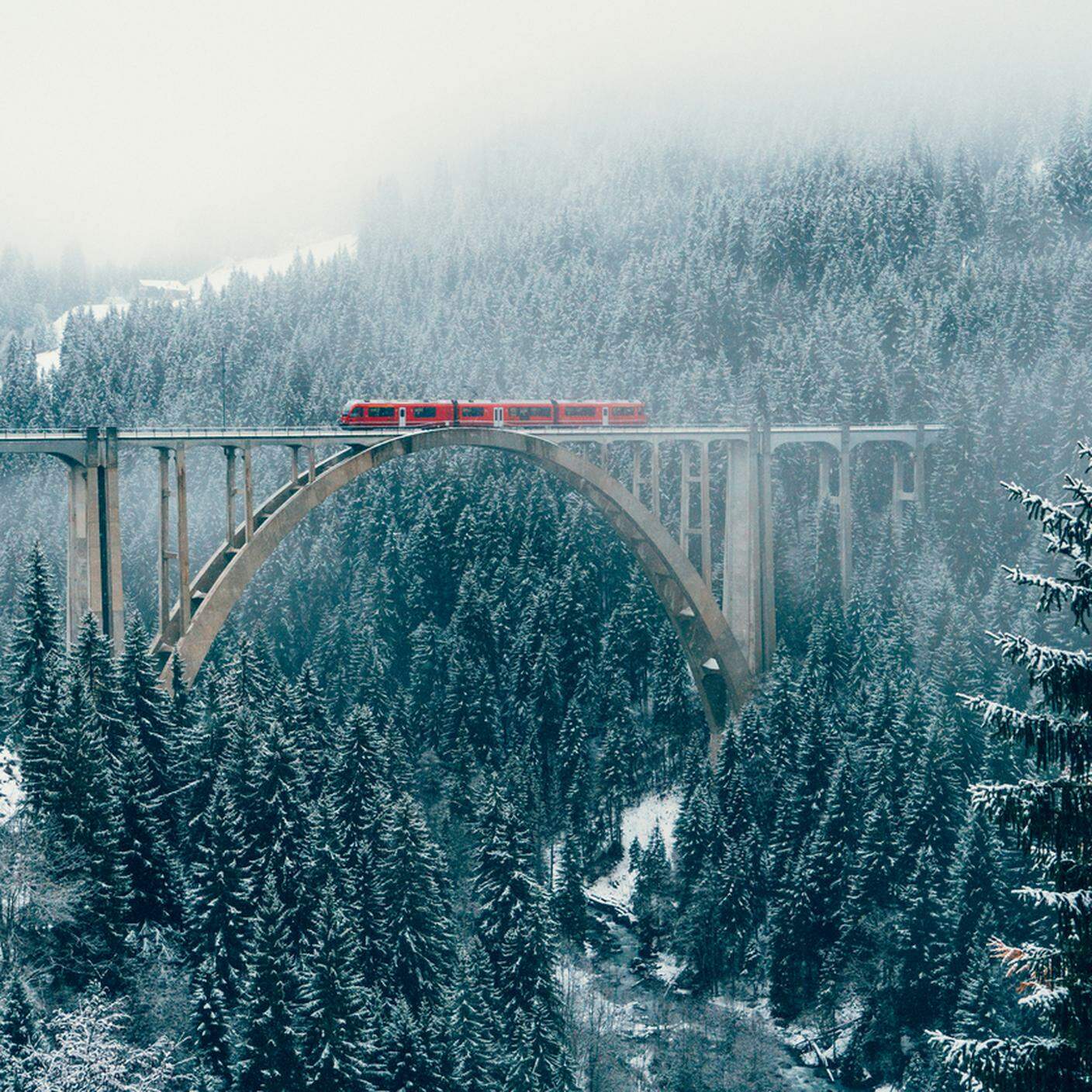 iStock-Inverno, Ponte, Treno, Fiocco di neve, Luogo d'interesse