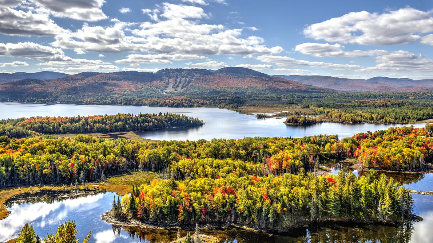 iStock-Autunno, Lanaudière, Canada, Riflesso, Catena montuosa delle Laurentian