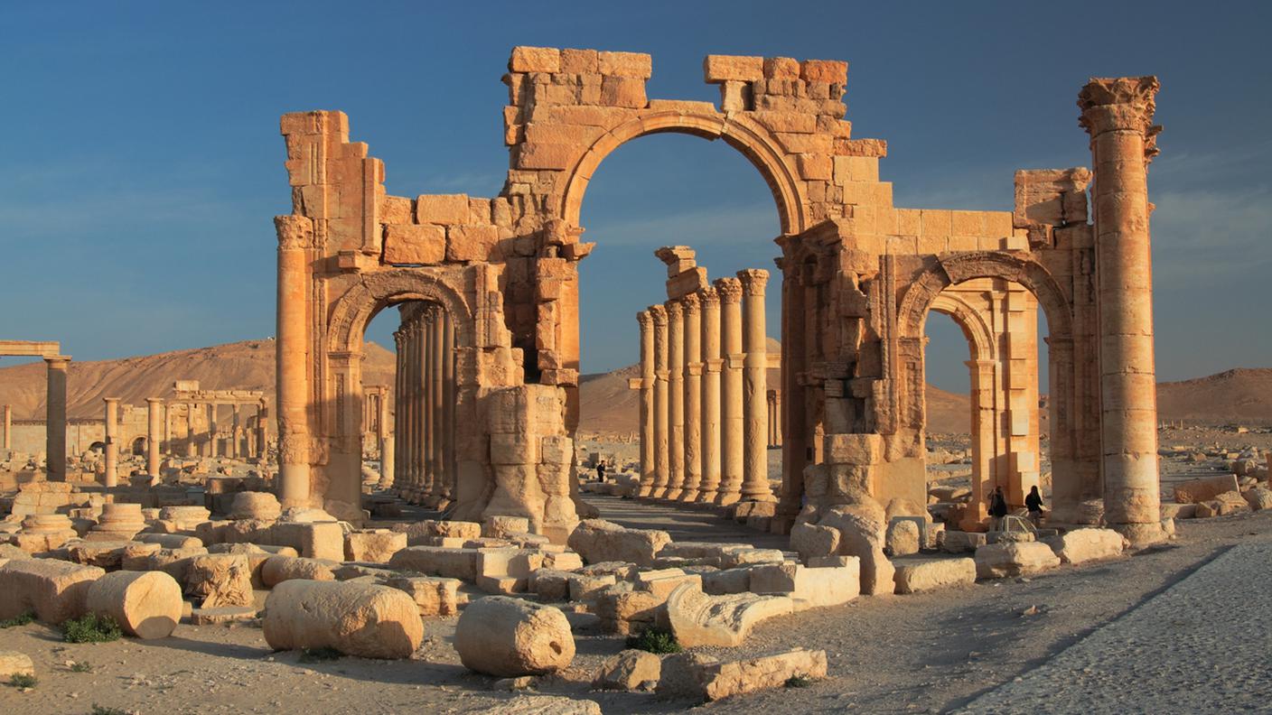 iStock-Palmira 
