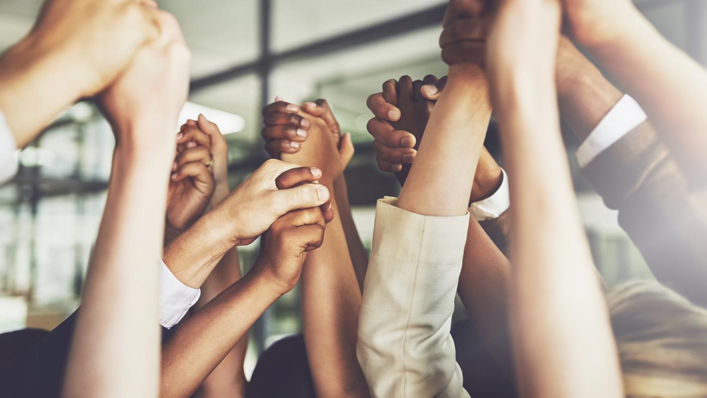 iStock-Vincere, Gruppo multietnico, Mano umana, Etnia, Lavoro di squadra