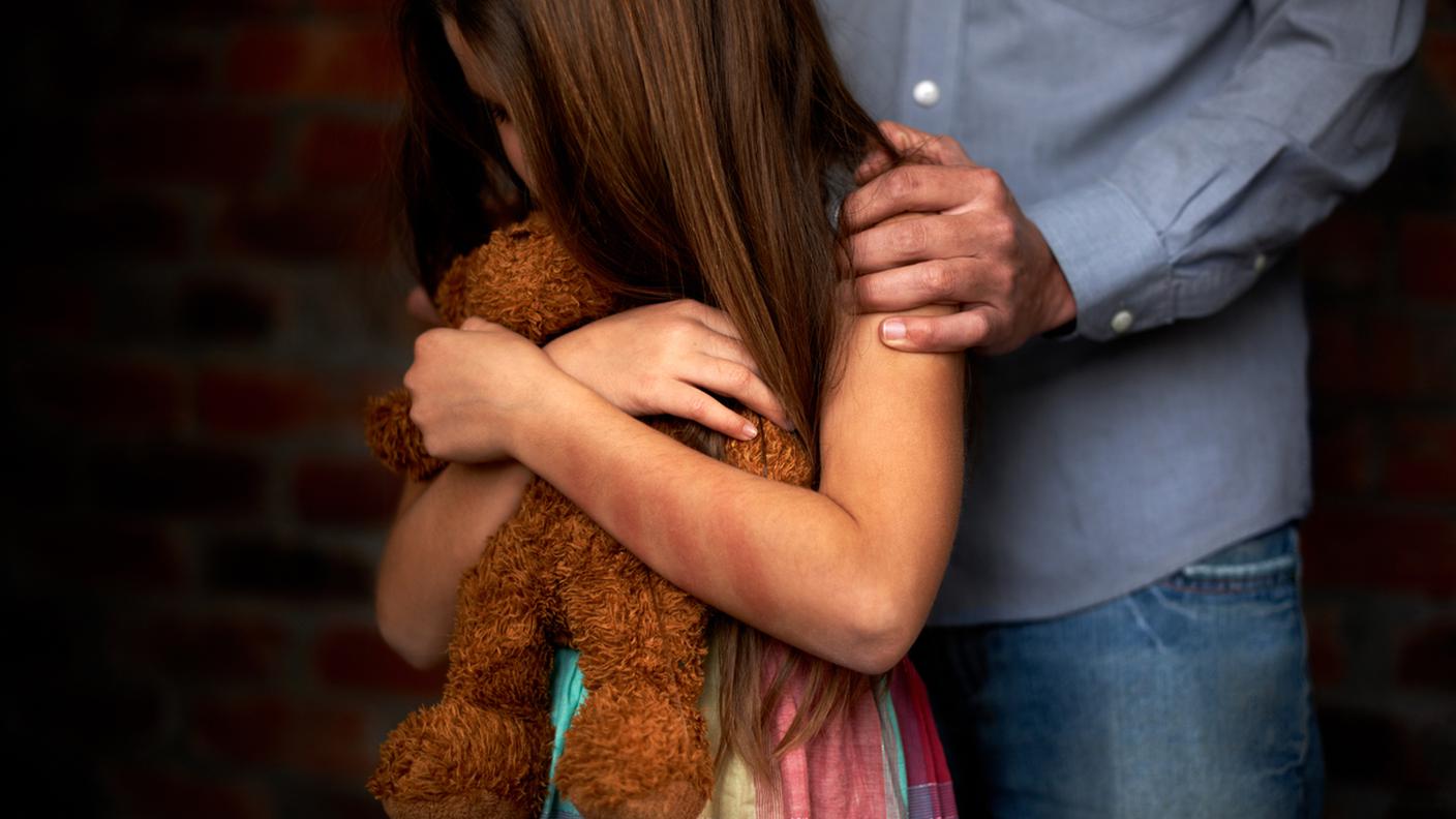 iStock-bambino, Violenza, Abuso di minore, Abuso, Bambine femmine