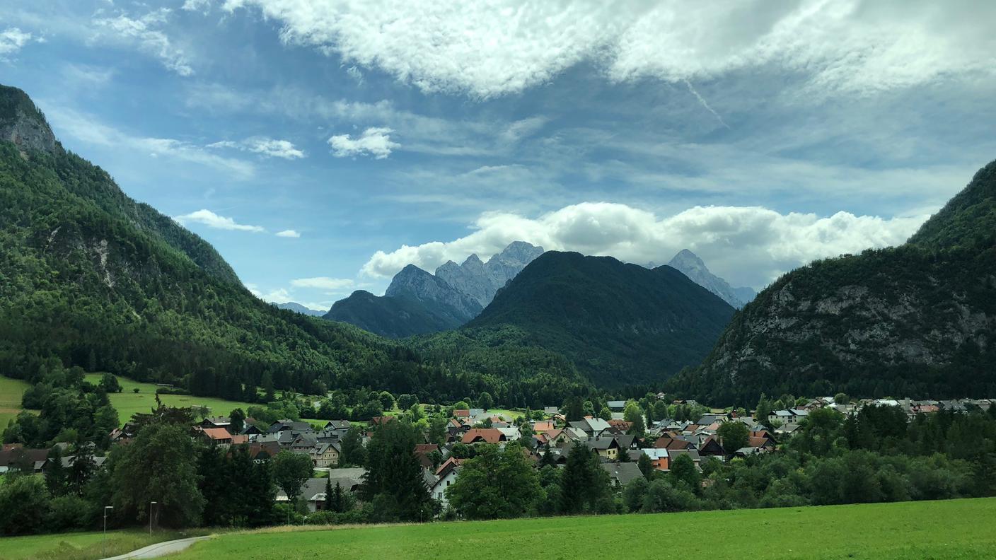 Il Triglav visto da Mojstrana (Slovenia)