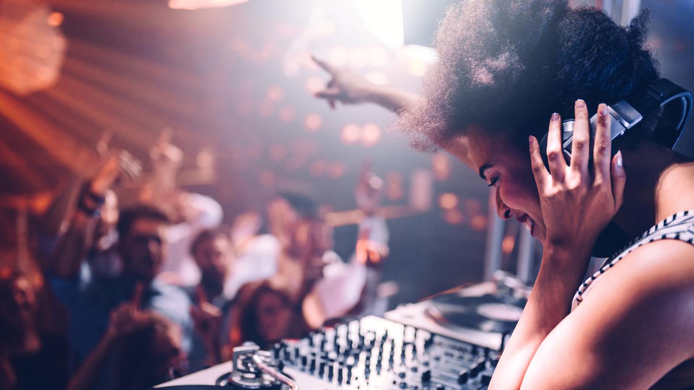 iStock-Party, Locale notturno, Folla, Pubblico, Serbia