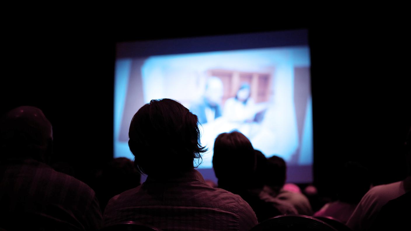 iStock-Giovani, cinema, educazione 