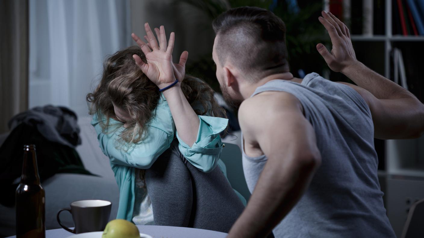 iStock-Lottare, Violenza, Relazione di coppia, Donne, Coniugi