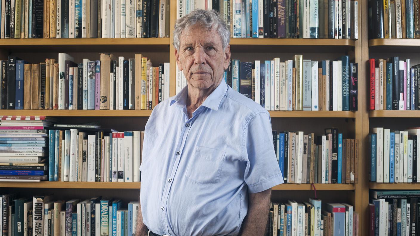 Amos Oz