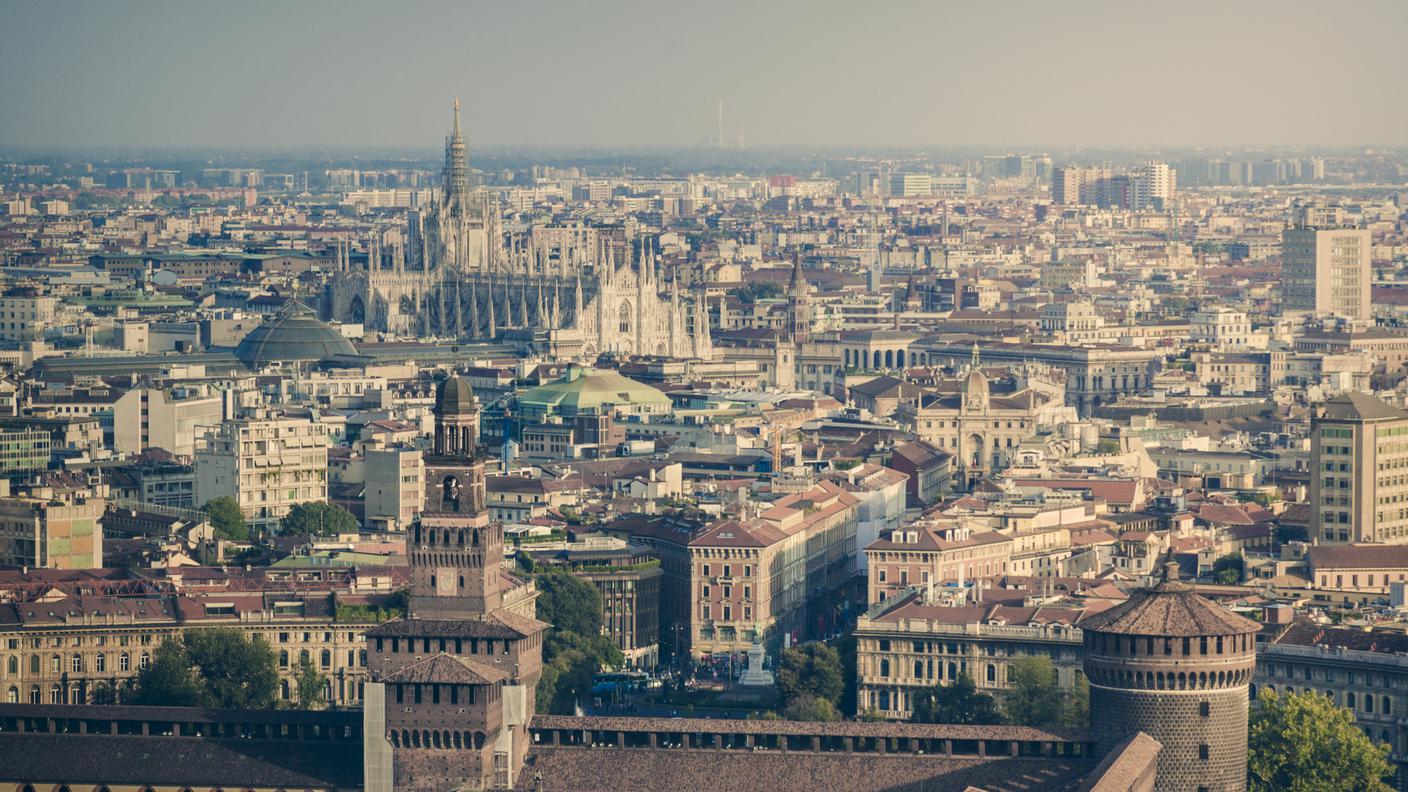 iStock-Milano Orizzonte urbano, Cattedrale, Paesaggio urbano, Castello, Chiesa