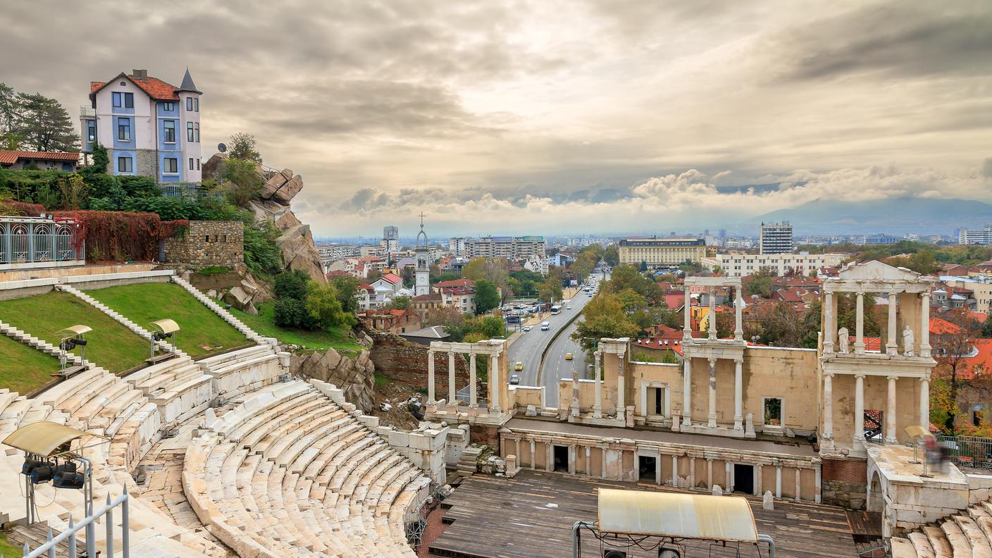 iStock-Plovdiv