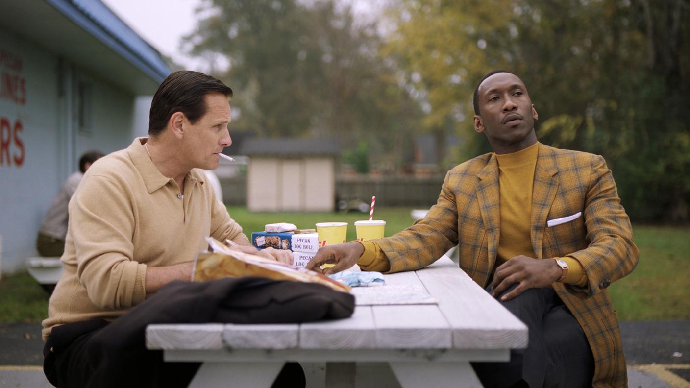 Viggo Mortensen e Mahershala Ali nel film "Green Book"