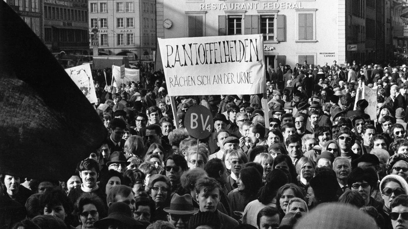 1. marzo 1969 manifestazione a Berna pe il diritto di voto delle donne e contro la firma della Convenzione europea dei diritti umani con riserve.