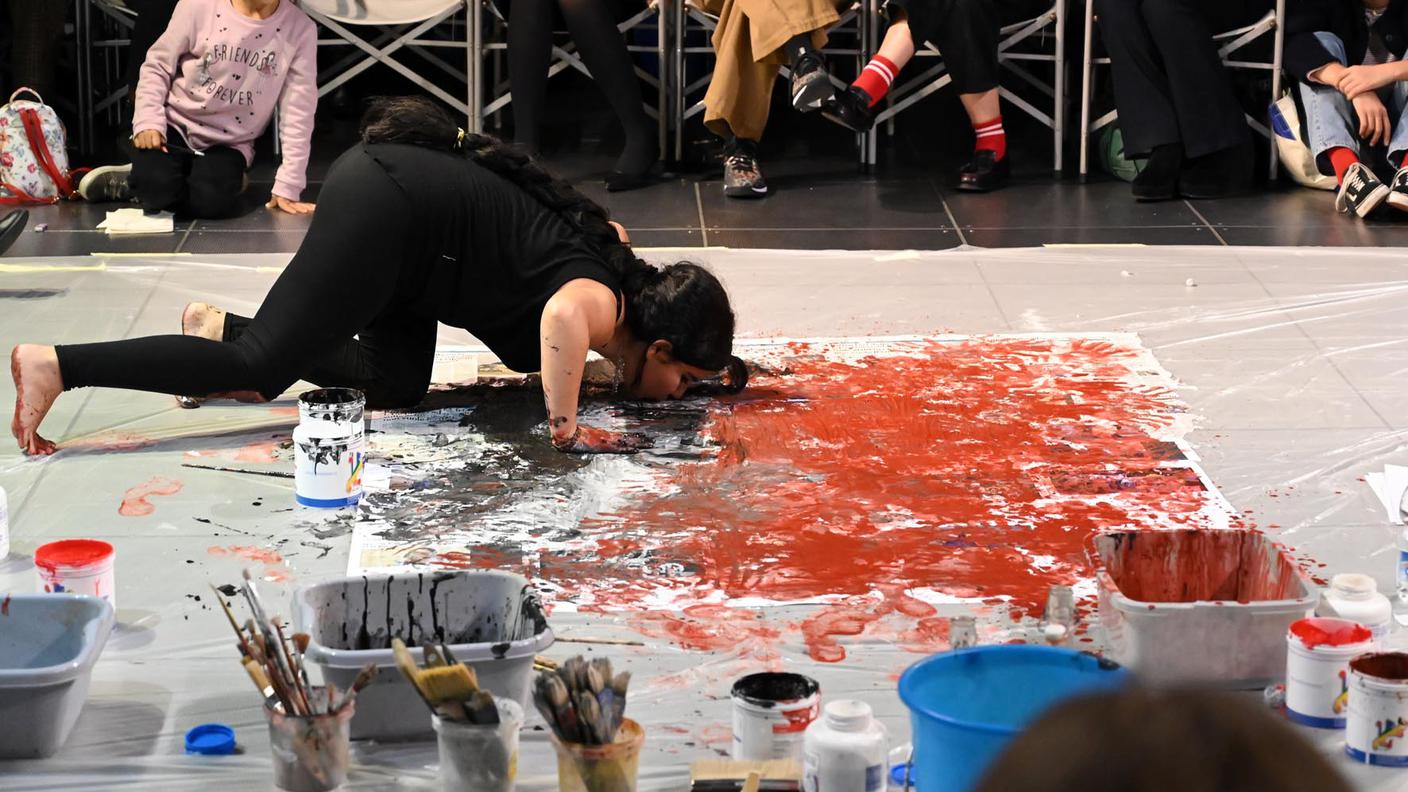 Performance di Zehra Doğan