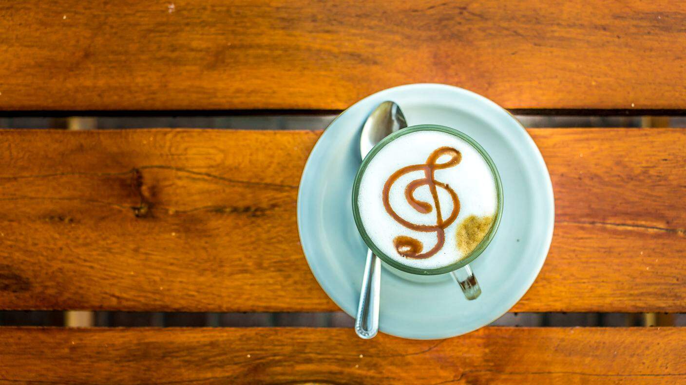 iStock-Musica, Caffè - Bevanda, Locale di ristoro, Gommapiuma, Caffè-latte