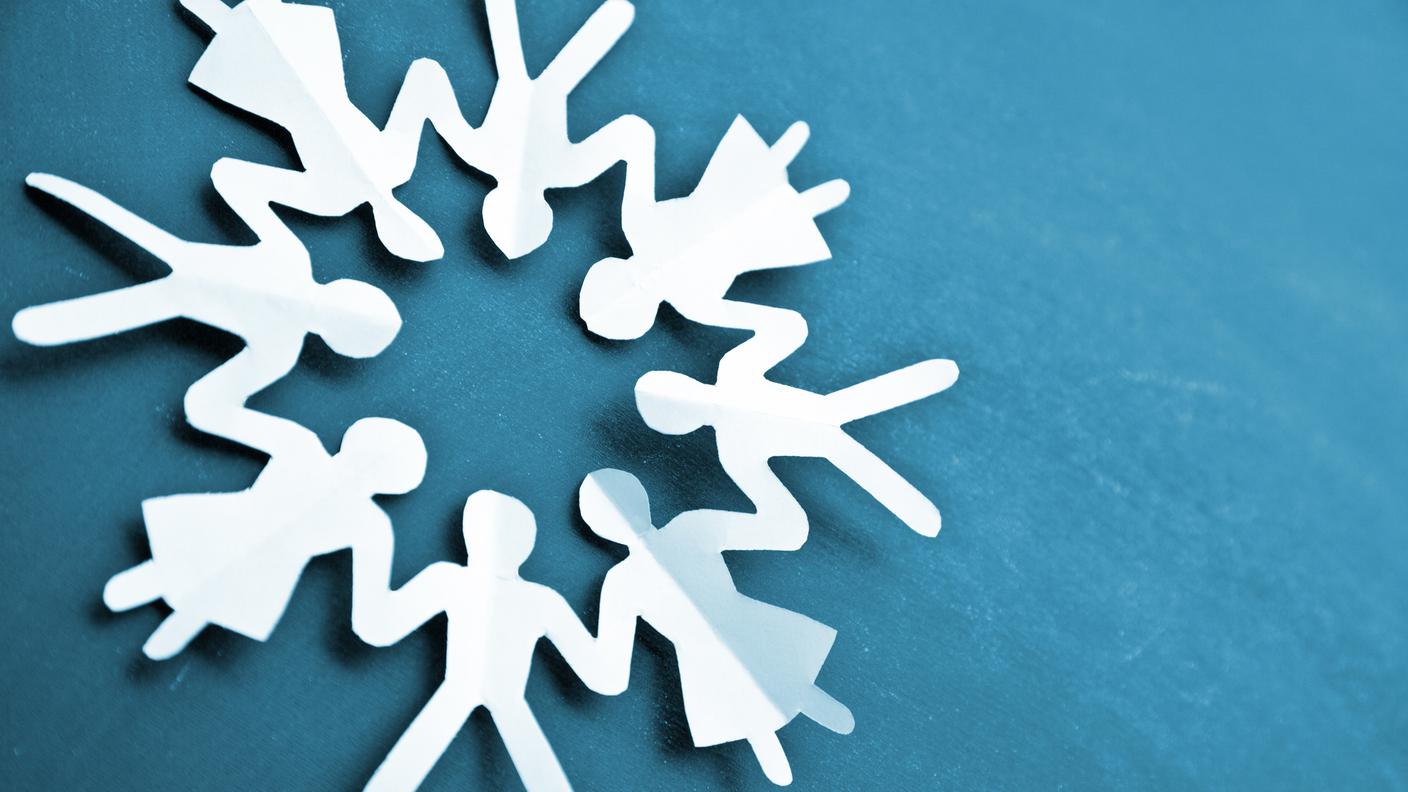 iStock-Catena di figure di carta, Uguaglianza, Unità, Pari opportunità, Donne