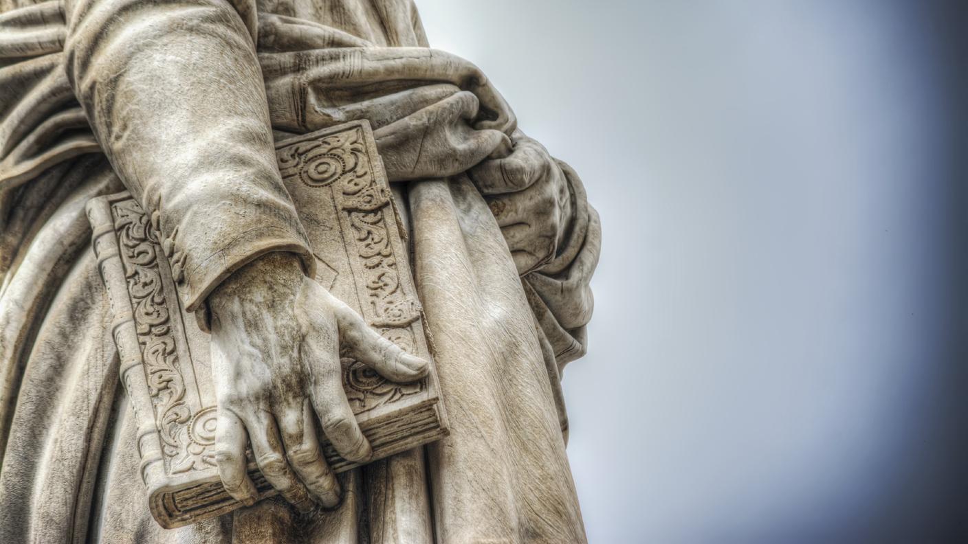 Dettaglio di Statua di Dante Alighieri