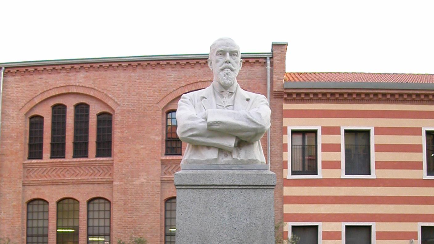 Busto a Giovanni Stucky