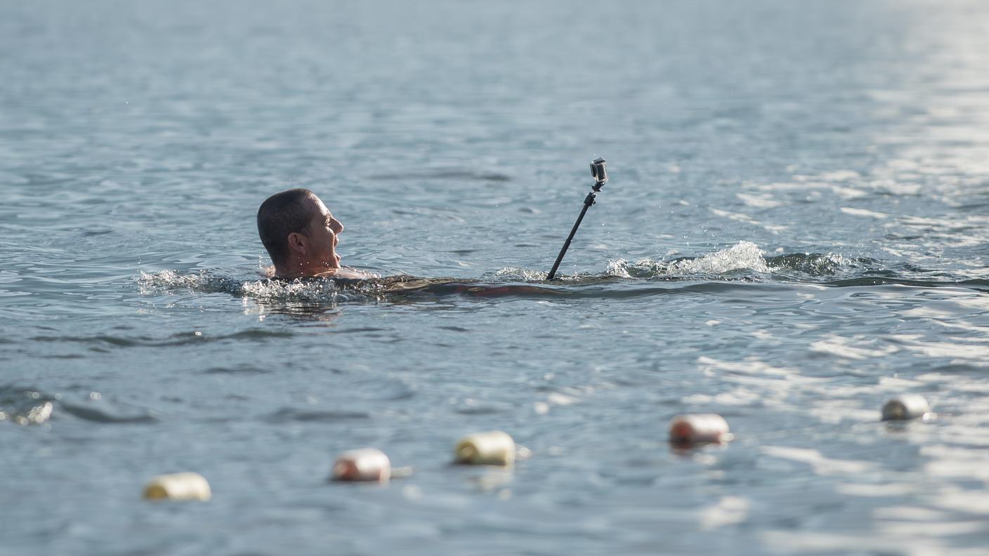 Tuffo nel lago
