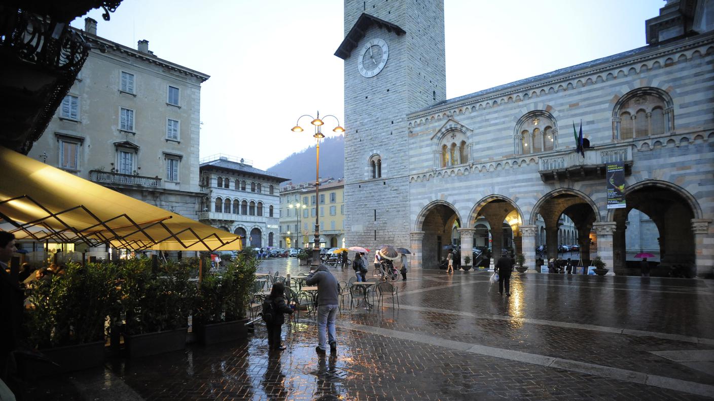 Como, Piazza del Duomo