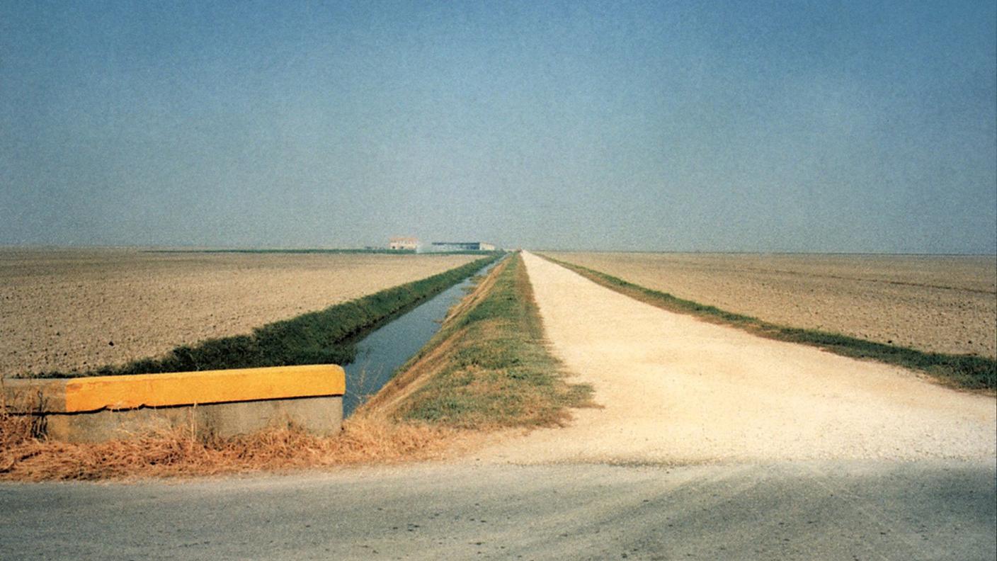 Un paesaggio italiano, realizzato dal fotografo italiano Luigi Ghirri