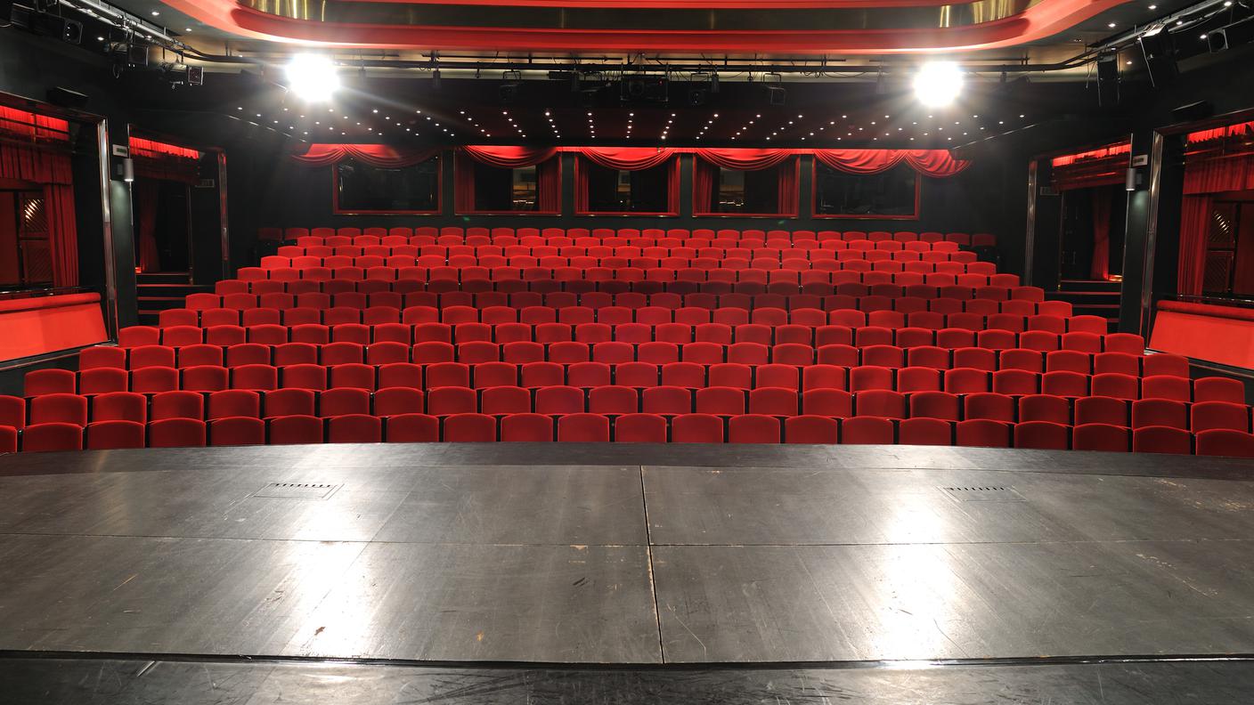iStock-teatro 