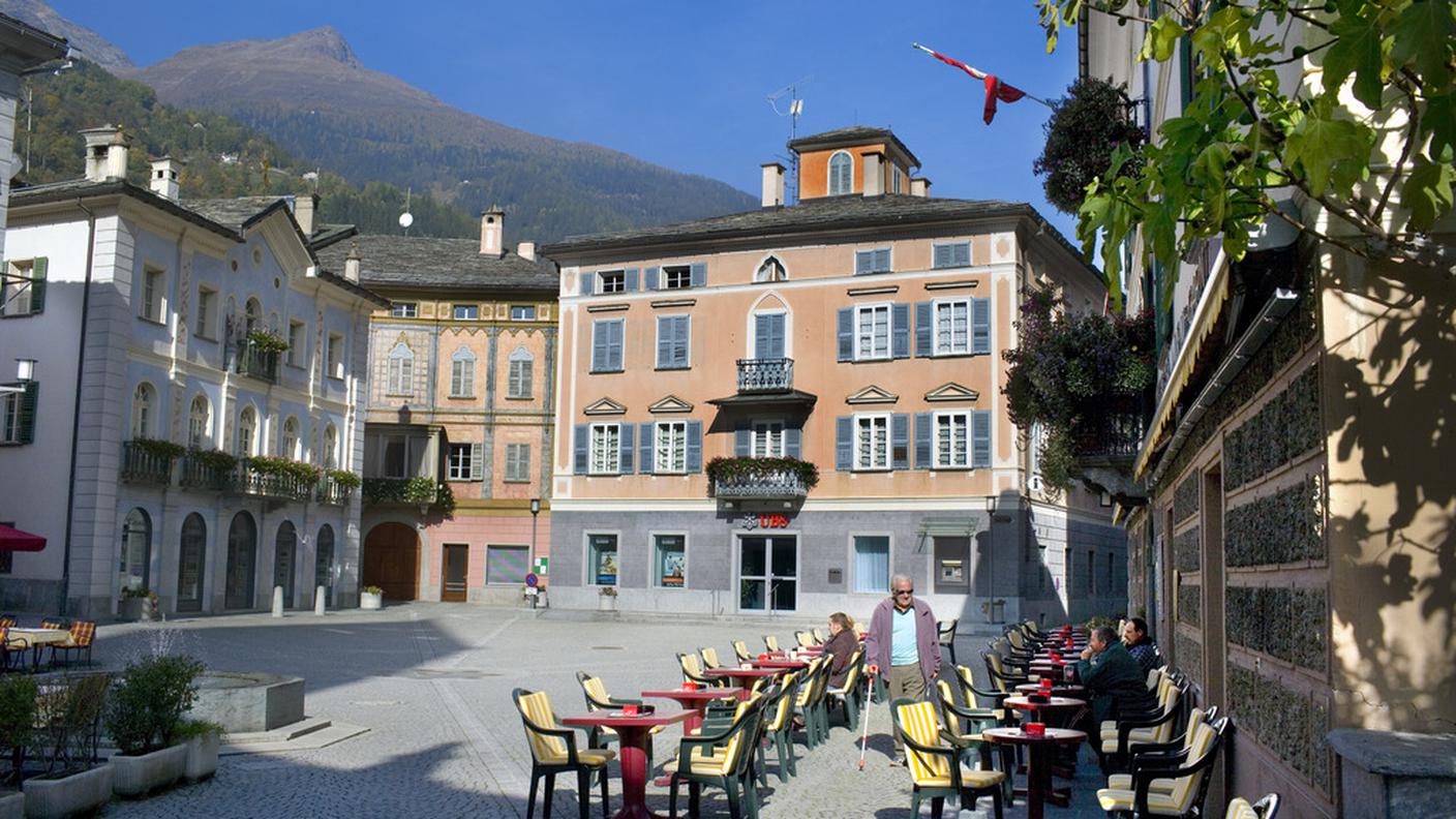 La piazza centrale del paese di Poschiavo