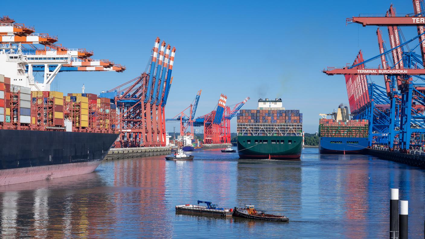 Navi nel porto di Amburgo