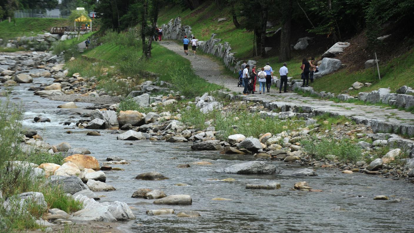 Passeggiata sul fiume Cassarate al Piano Stampa