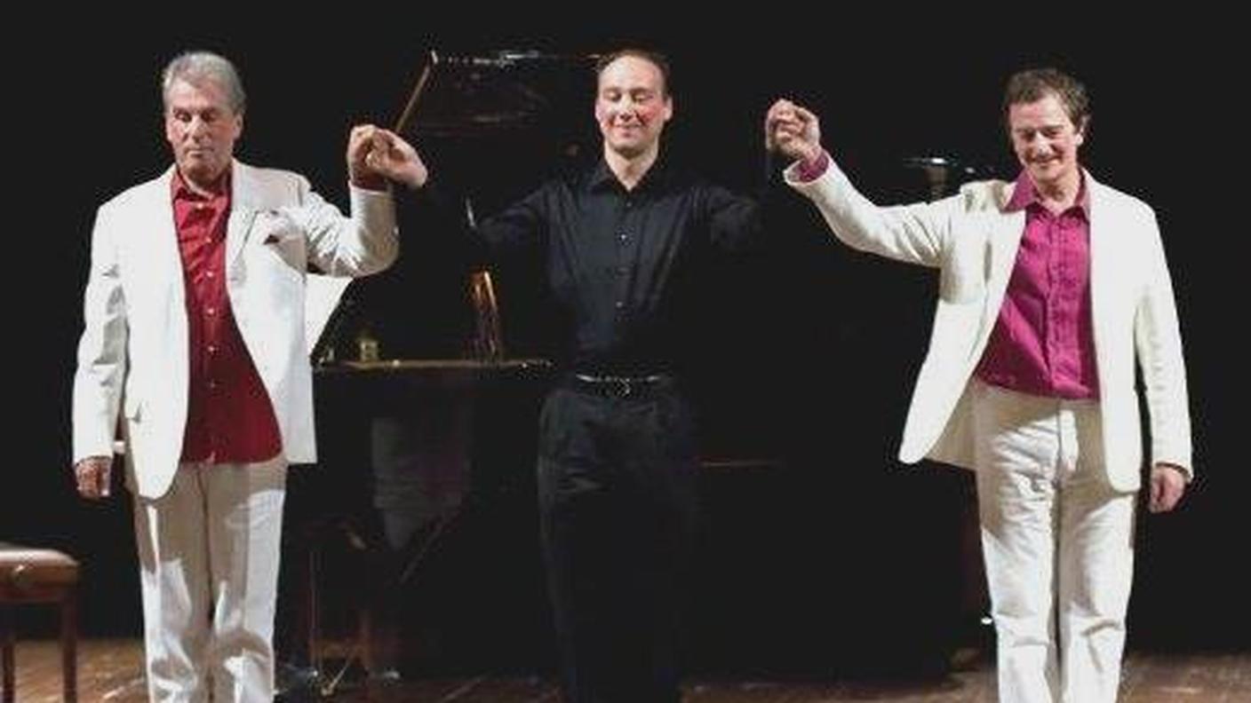 Alessandro Quasimodo Adalberto Maria Riva e Mario Cei, in Vinostellato al Teatro Comunale Guglielmi di Massa