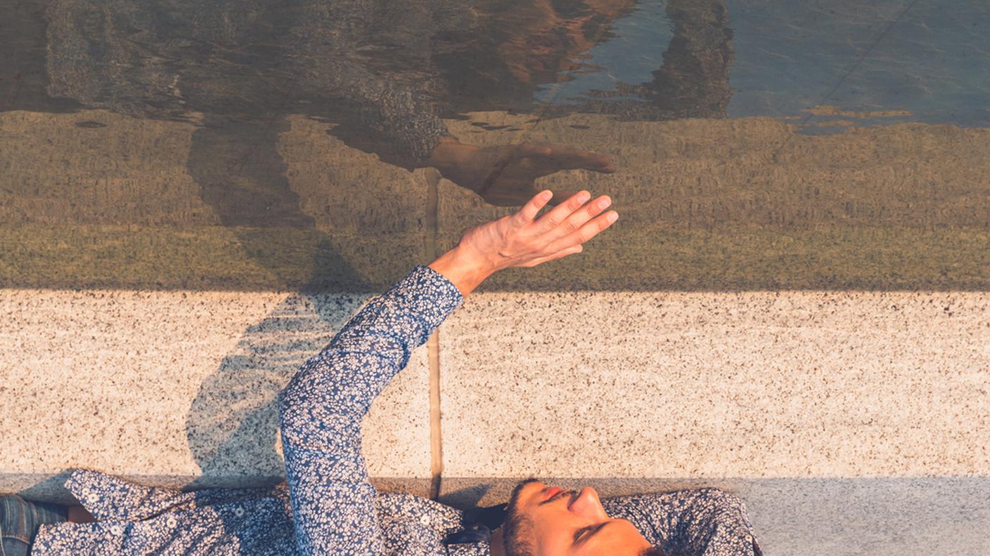 iStock-Acqua, Contemplazione, Specchio, Vanità, Uomini