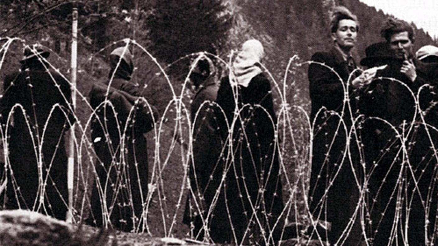 Protetti dalle armi dell'Esercito svizzero, neutrale ma non per questo meno determinato a difendere i confini della Patria da qualsiasi aggressione