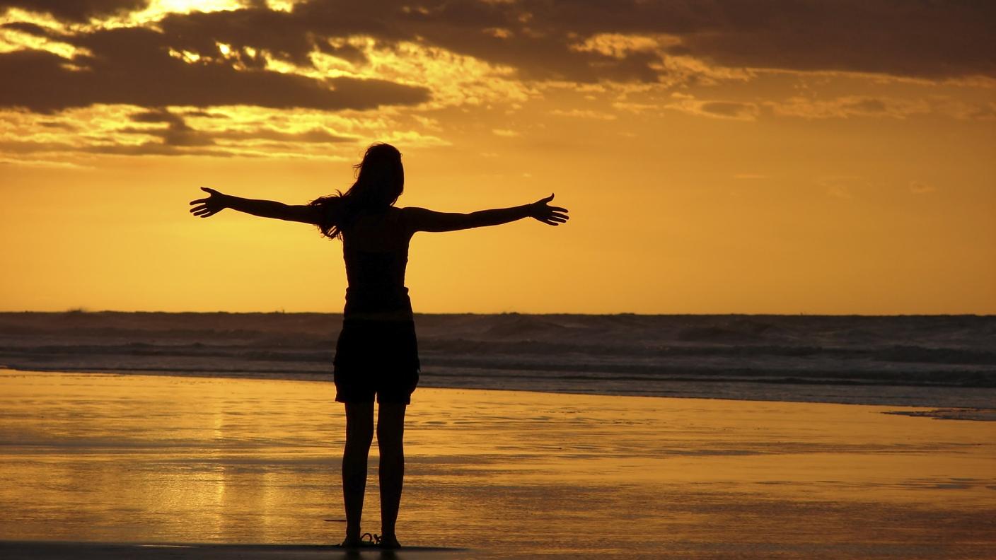 donna_mare_tramonto_silhouette.jpg