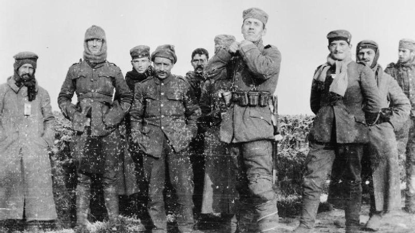 Christmas_Truce_1914_IWM_HU_35801.jpg