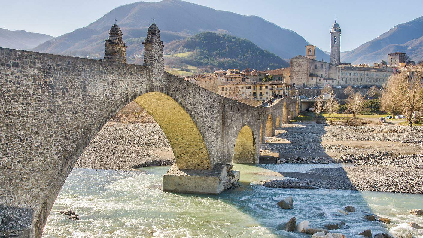 iStock-Bobbio Val Val Trebbia fiume Ponte Piacenza Emilia-Romagna