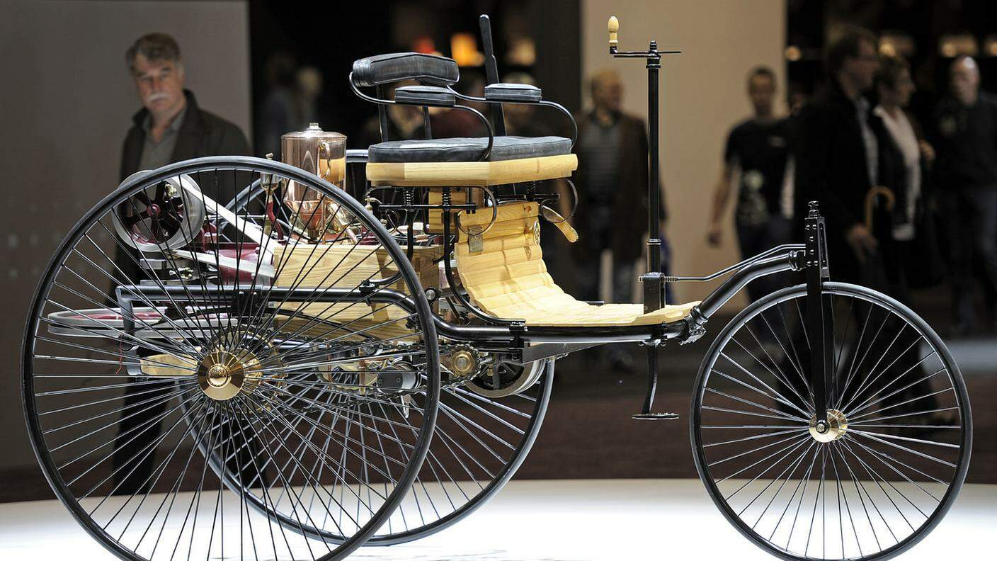 Una delle prime auto inventata da Carl Benz nel 1886