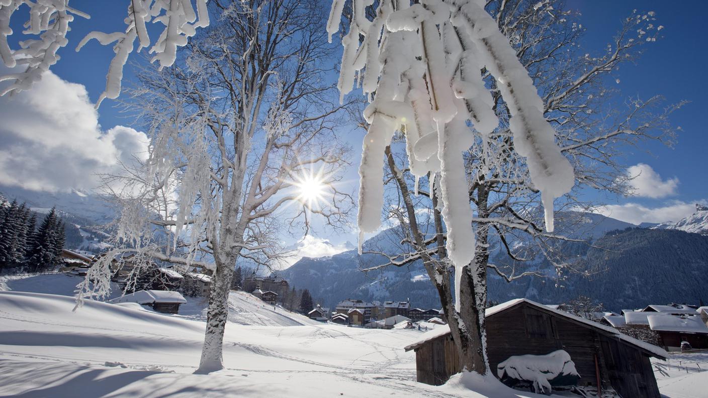 Montagna svizzera d'inverno